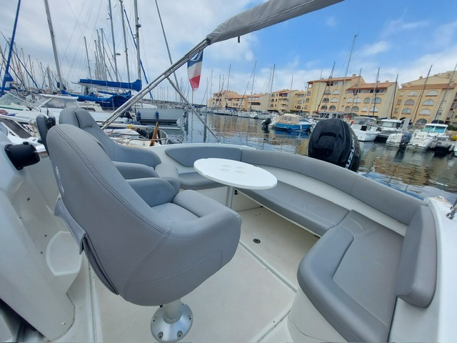 slider 5 Beneteau Flyer 750 Sun Deck